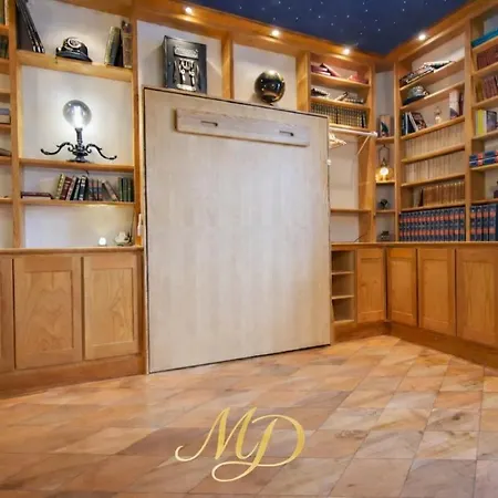 Myd - The Jules Verne Apartmán